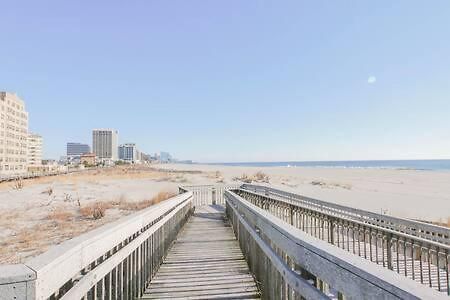 Bartram Dream House II - Bartram Beach Retreat Атлантик Сити Экстерьер фото