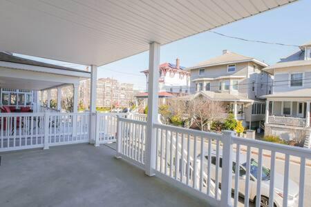 Bartram Dream House II - Bartram Beach Retreat Атлантик Сити Экстерьер фото