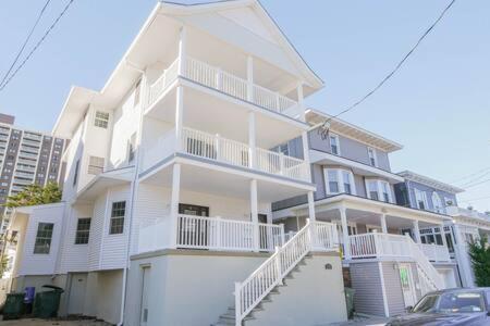 Bartram Dream House II - Bartram Beach Retreat Атлантик Сити Экстерьер фото